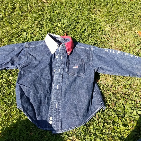 Toddler Tommy Hilfiger button down denim shirt - Picture 3 of 10